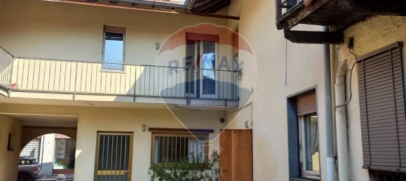 5 bedrooms Apartment in Somma Lombardo, Italy No. 56972 3