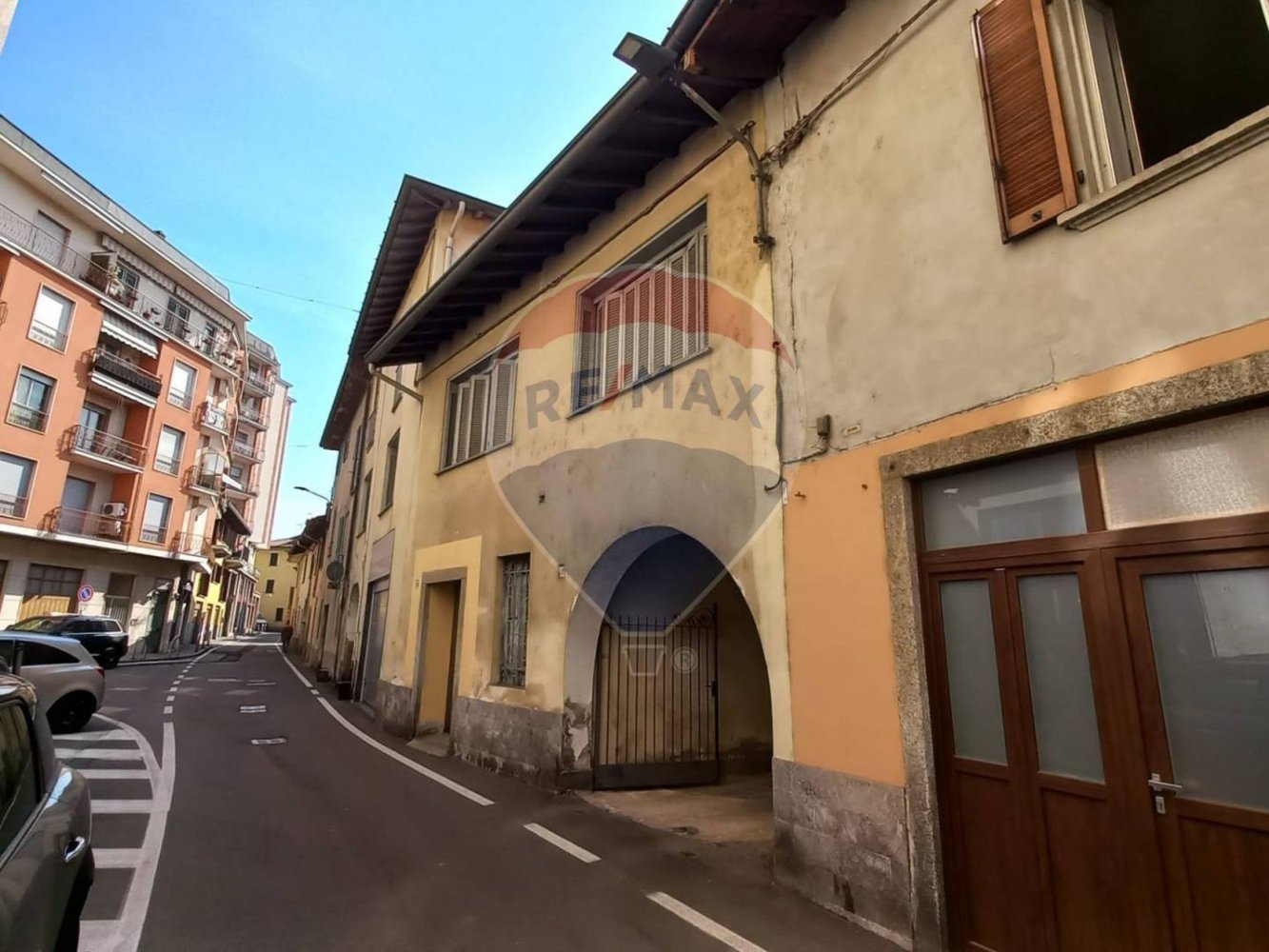 5 bedrooms Apartment in Somma Lombardo, Italy No. 56972