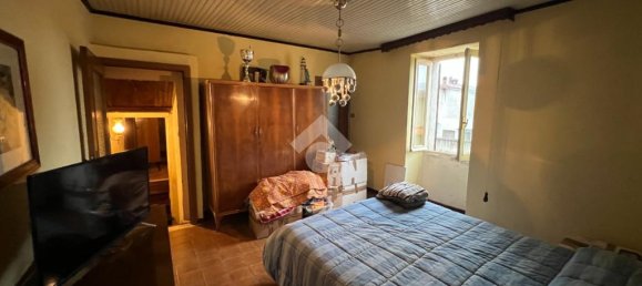 4 bedrooms House in Verolavecchia, Italy No. 161150 17