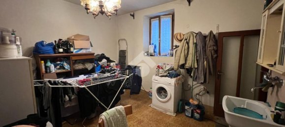 4 bedrooms House in Verolavecchia, Italy No. 161150 12