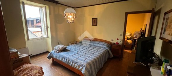 4 bedrooms House in Verolavecchia, Italy No. 161150 4