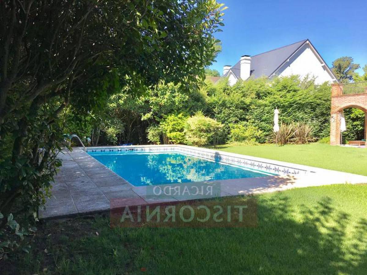 4 bedrooms House in Tigre, Argentina No. 18171