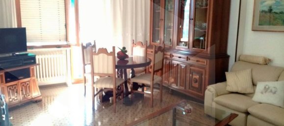 5 rooms Apartment in Pescara, Italy No. 18873 4