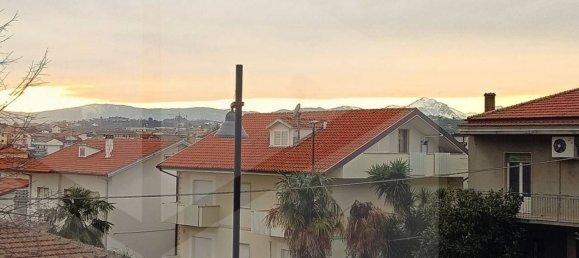 5 rooms Apartment in Pescara, Italy No. 18873 13