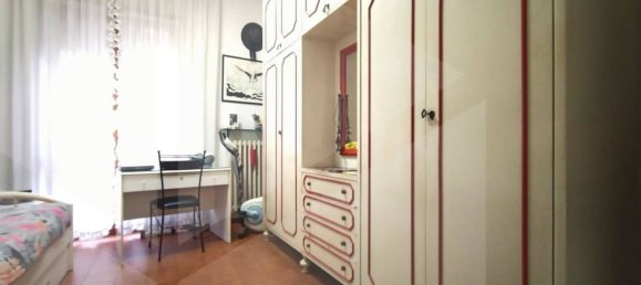 5 rooms Apartment in Pescara, Italy No. 18873 9
