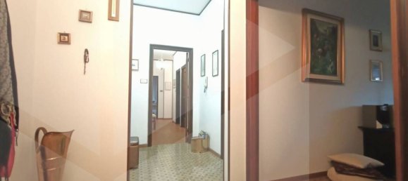 5 rooms Apartment in Pescara, Italy No. 18873 5