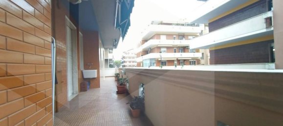5 rooms Apartment in Pescara, Italy No. 18873 11