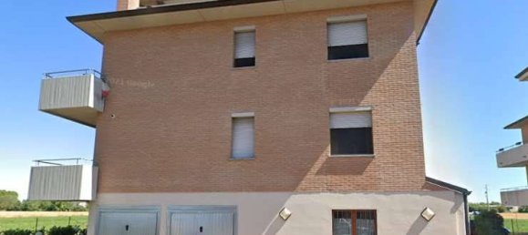 3 bedrooms Apartment in Parma, Italy No. 293394 2