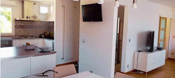 4 bedrooms House in Dammarie-les-Lys, France No. 317998 3