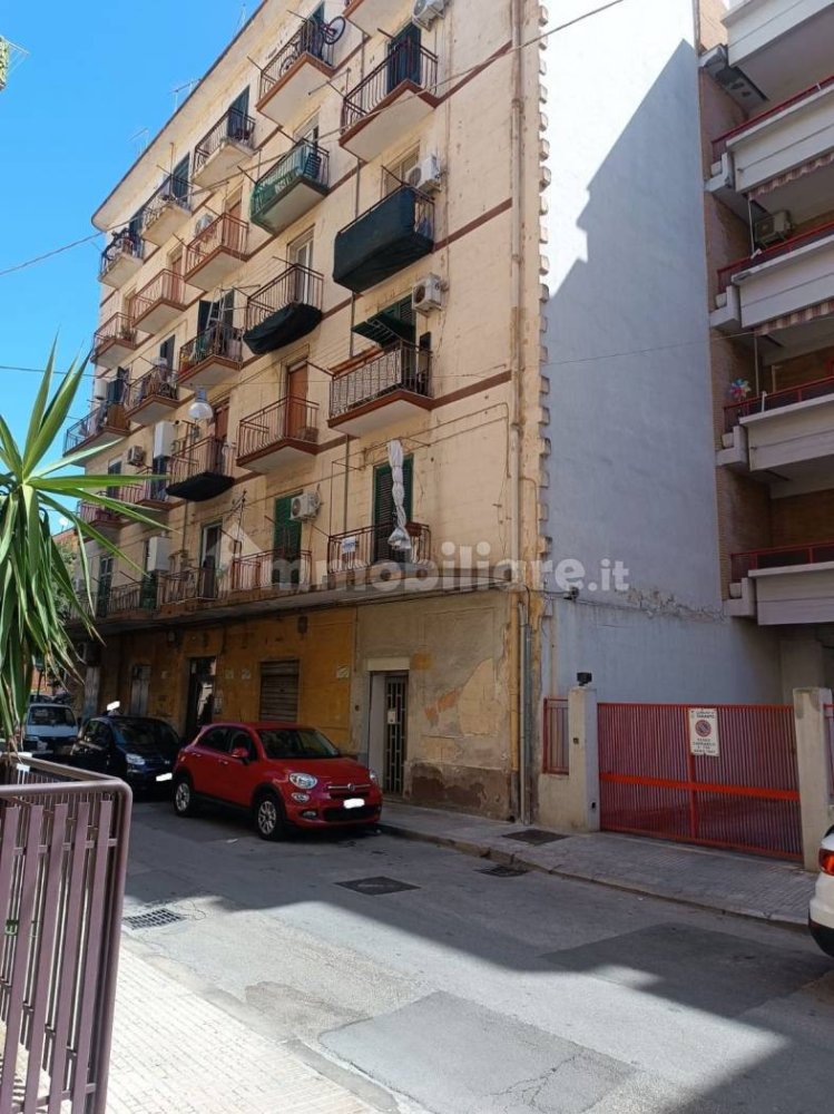 Apartamento T1 em Taranto, Italy N.º 340199