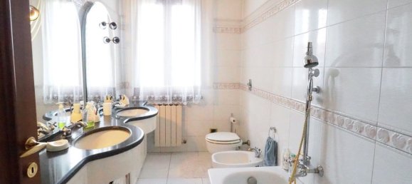 Дом с 4 комнатами в Инцаго, Италия № 7984 14