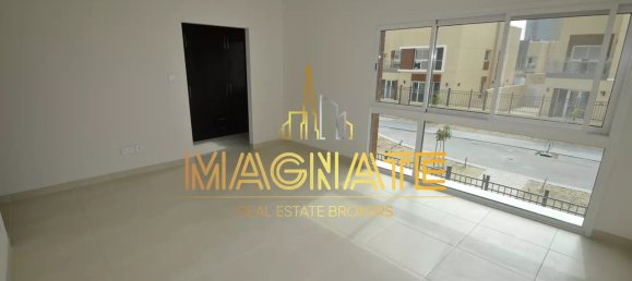 4 bedrooms Villa in Al Barsha, UAE No. 797 2