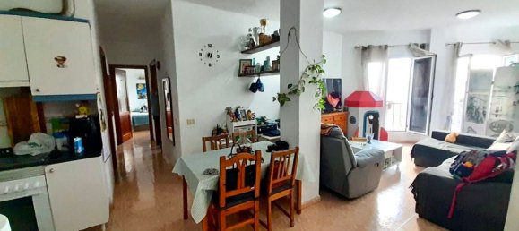 Apartamento de 2 dormitorios en Arrecife, Spain No. 140232 2