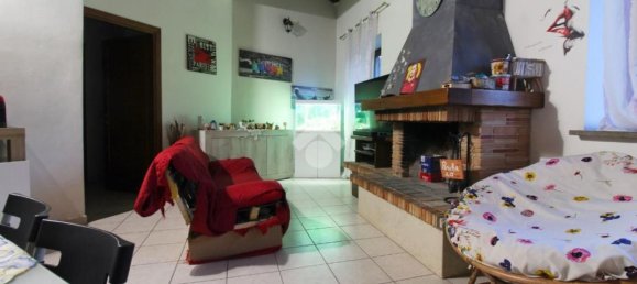 4 bedrooms Apartment in Vetralla, Italy No. 379677 3