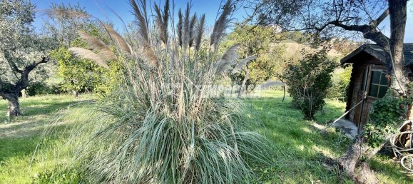 Вилла с 6 комнатами в Спольторе, Италия № 210449 13