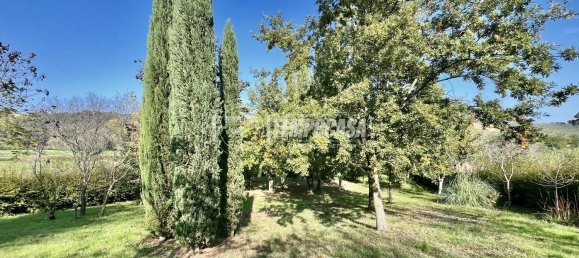 Вилла с 6 комнатами в Спольторе, Италия № 210449 9