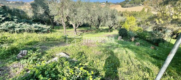 Вилла с 6 комнатами в Спольторе, Италия № 210449 17