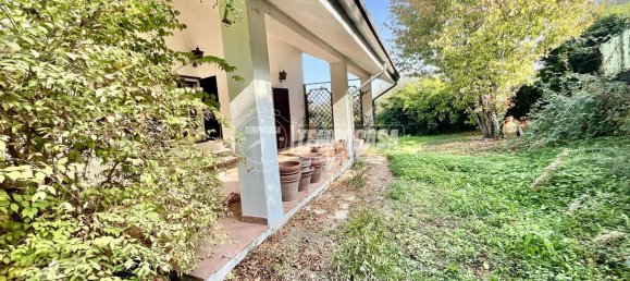 Вилла с 6 комнатами в Спольторе, Италия № 210449 19