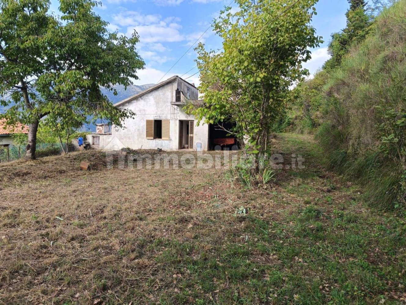 30000m² Land in Tortora, Italy No. 343583