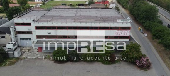 Коммерческая недвижимость с 5 комнатами в Вогера, Италия № 112911 6