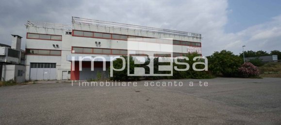 Коммерческая недвижимость с 5 комнатами в Вогера, Италия № 112911 5