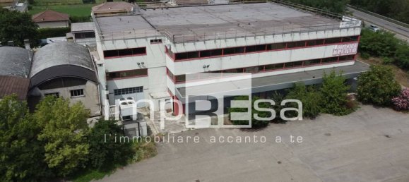 Коммерческая недвижимость с 5 комнатами в Вогера, Италия № 112911 7