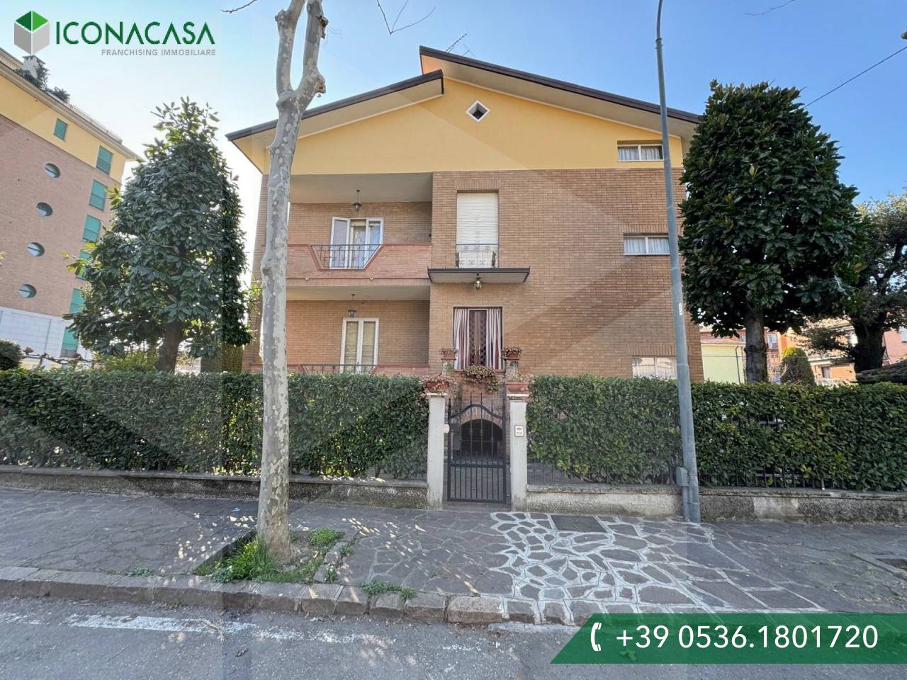 10 rooms Villa in Sassuolo, Italy No. 25553