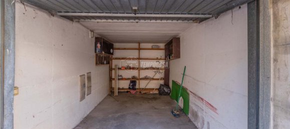 1 room Garage in Magenta, Italy No. 4726 4