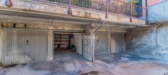 1 room Garage in Magenta, Italy No. 4726 9