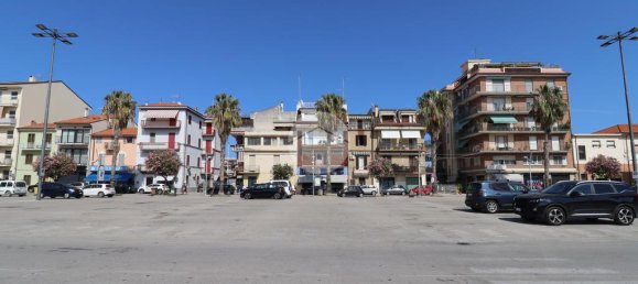 1 room Commercial property in San Benedetto del Tronto, Italy No. 324243 6