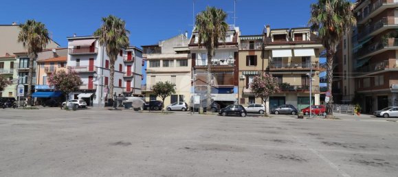 1 room Commercial property in San Benedetto del Tronto, Italy No. 324243 8