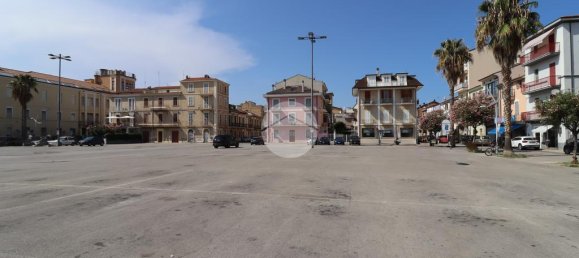 1 room Commercial property in San Benedetto del Tronto, Italy No. 324243 10