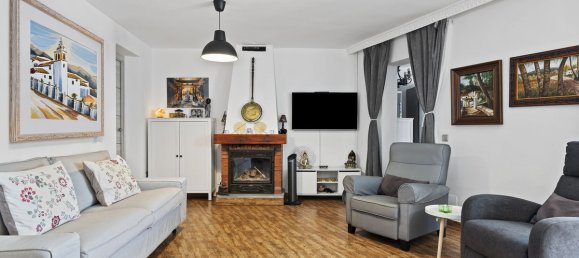 4 bedrooms Villa in Fuengirola, Spain No. 133455 8