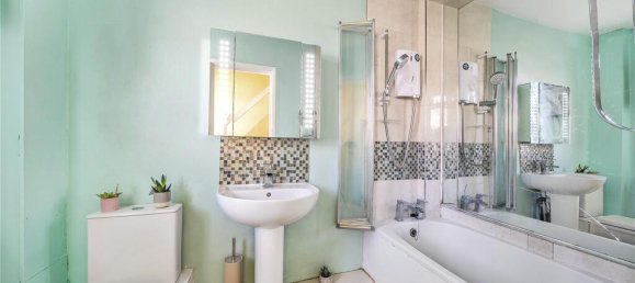 3 bedrooms House in Wembley, United Kingdom No. 12210 28