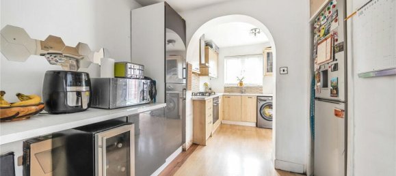 3 bedrooms House in Wembley, United Kingdom No. 12210 37