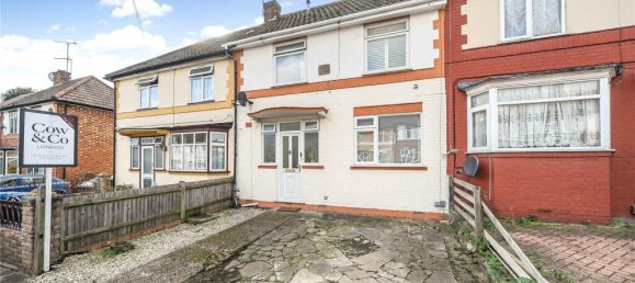 3 bedrooms House in Wembley, United Kingdom No. 12210 31