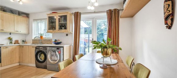 3 bedrooms House in Wembley, United Kingdom No. 12210 19