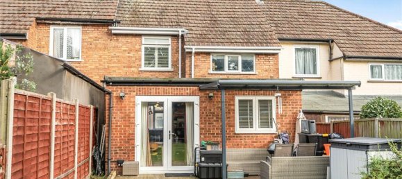 3 bedrooms House in Wembley, United Kingdom No. 12210 36