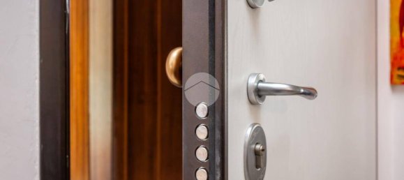 2 Schlafzimmer Wohnung in Collegno, Italy, Nr. 336307 24