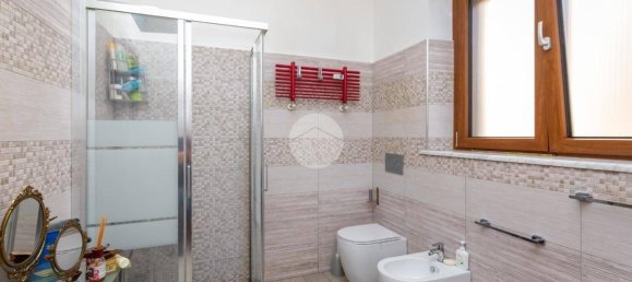 2 Schlafzimmer Wohnung in Collegno, Italy, Nr. 336307 21