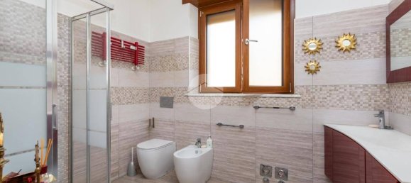 2 Schlafzimmer Wohnung in Collegno, Italy, Nr. 336307 20