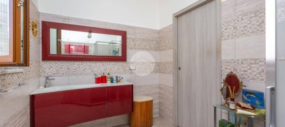 2 Schlafzimmer Wohnung in Collegno, Italy, Nr. 336307 19