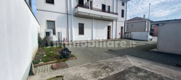 3 rooms Apartment in Bovolenta, Italy No. 217040 11
