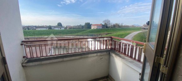 3 rooms Apartment in Bovolenta, Italy No. 217040 6