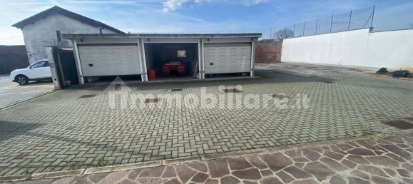 3 rooms Apartment in Bovolenta, Italy No. 217040 10