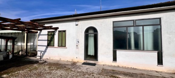 Дом с 4 комнатами в Дуэвилле, Италия № 217674 4