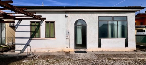 Дом с 4 комнатами в Дуэвилле, Италия № 217674 5