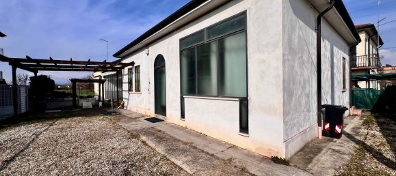 Дом с 4 комнатами в Дуэвилле, Италия № 217674 19