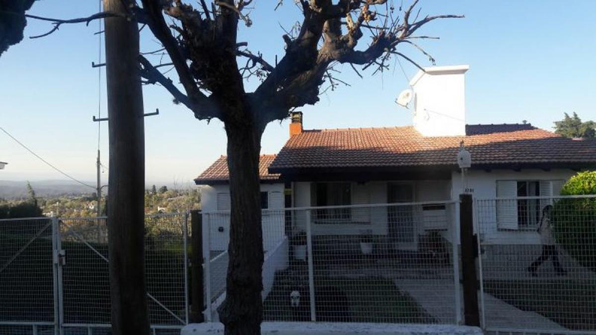 8 bedrooms House in Cordoba, Argentina No. 63081