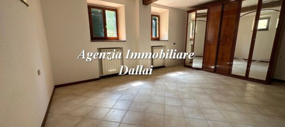 Дом с 6 комнатами в Скарперия э Сан Пьеро, Италия № 104266 10